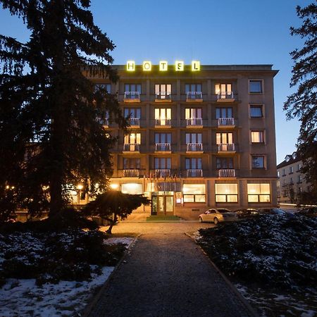 Hotel Belvedere Пршибрам Экстерьер фото