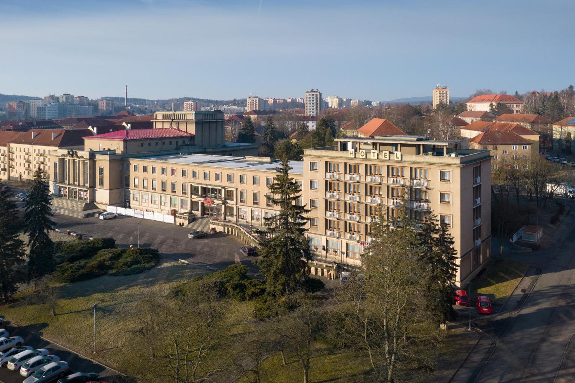 Hotel Belvedere Пршибрам Экстерьер фото